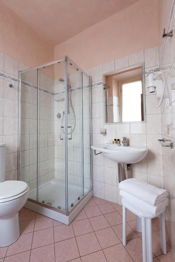 Aramis Deluxe Rooms Florens Pensionat