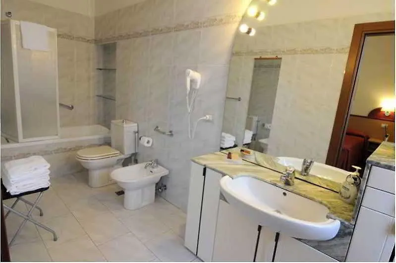 Pensionat Aramis Deluxe Rooms Florens