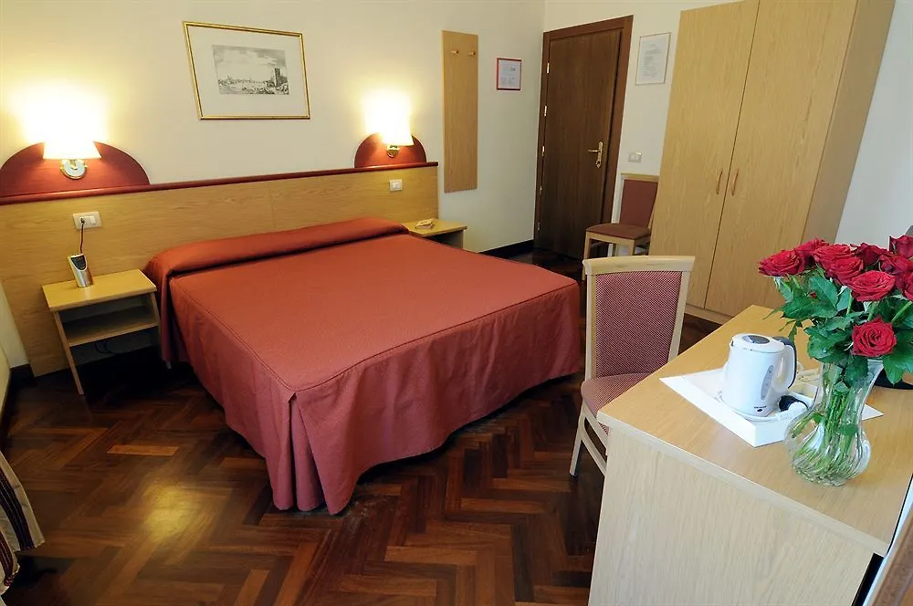 Aramis Deluxe Rooms Florenz