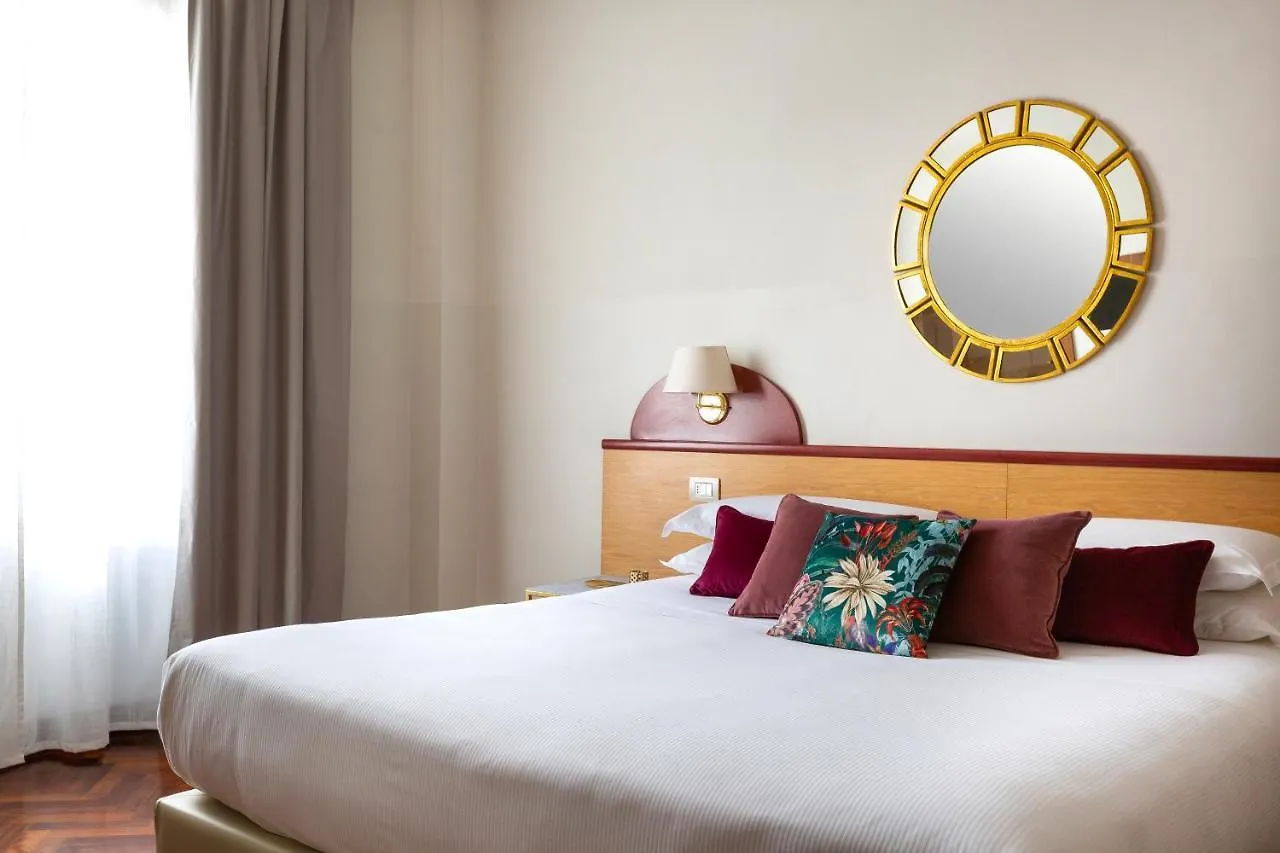 Aramis Deluxe Rooms Φλωρεντία 2*,